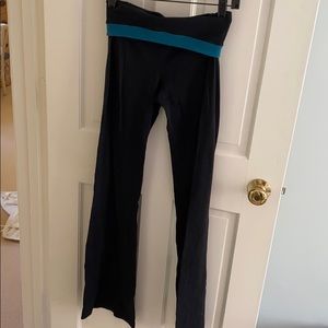 Lululemon yoga pants size 6
